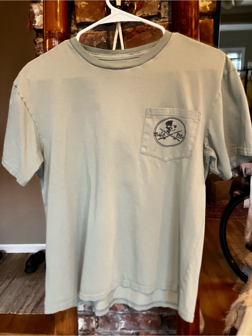 Salt Life Sage Green Skull & Poles Long Sleeve Pocket Tee Medium/Small